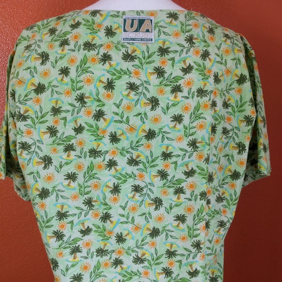 Palm Tree Print Scrub Top Size Small - Picture 4 of 5